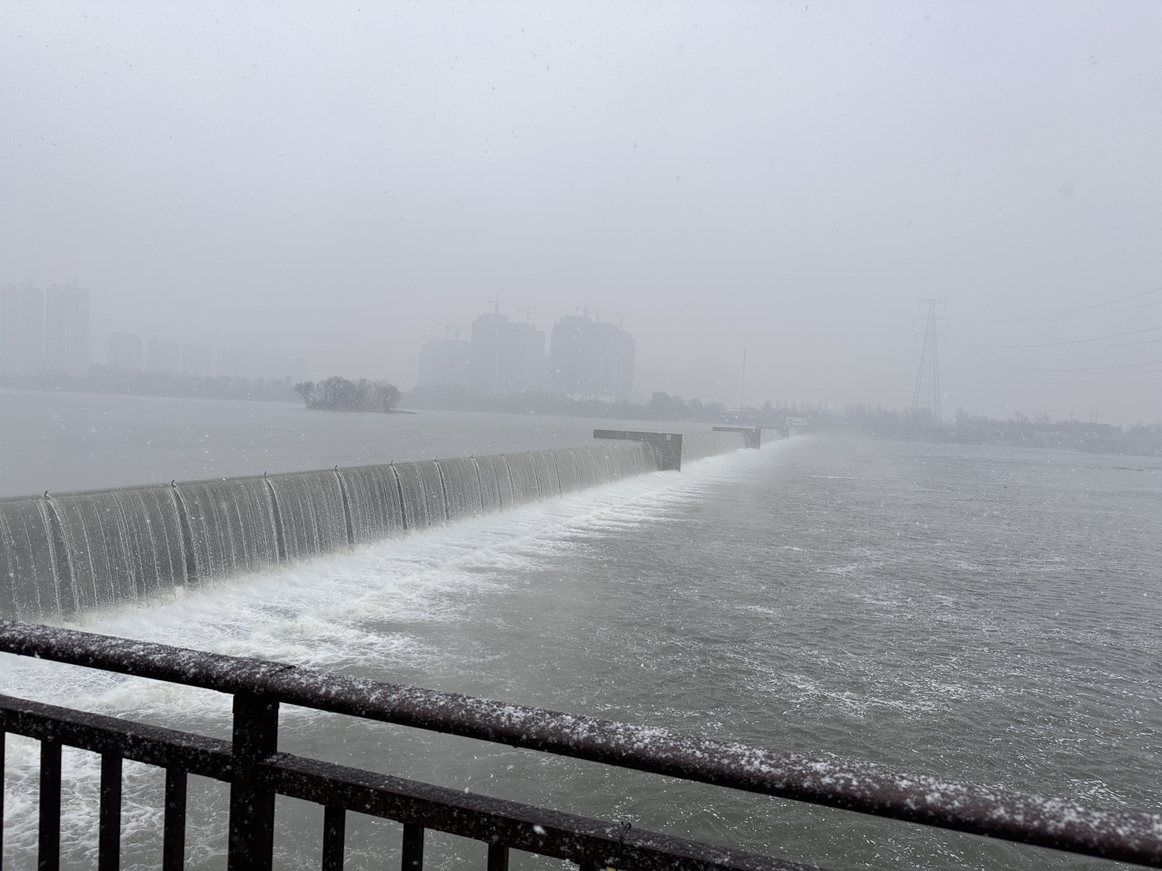 氣盾壩、橡膠壩冬季運(yùn)行（除冰系統(tǒng)）